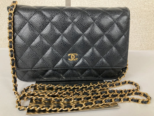 Chanel Black Shoulder Bags A-18252