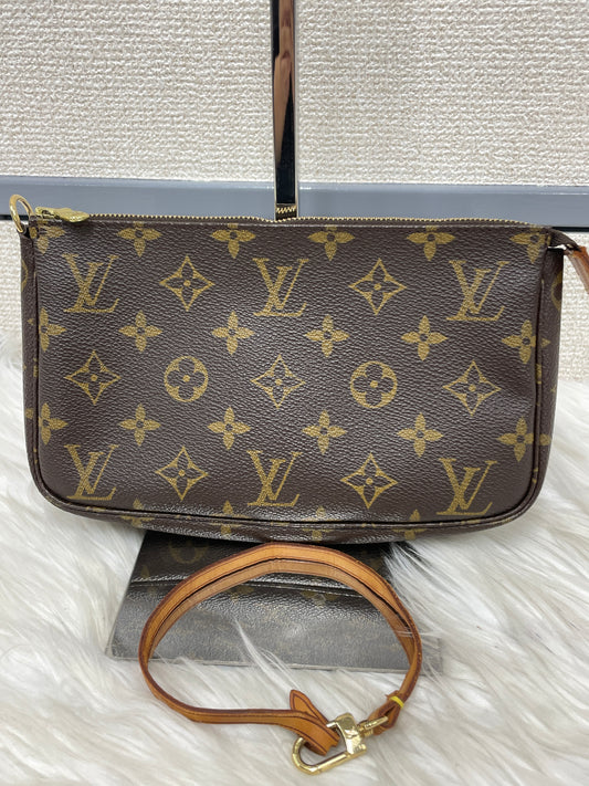 Louis Vuitton Brown Shoulder Bags A-18285