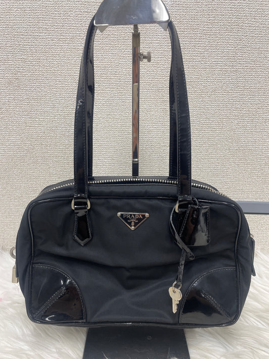 Prada Black Tote Bags A-18286