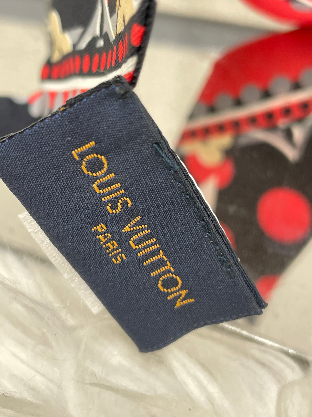 Louis Vuitton Multicolor Scarves A-18310