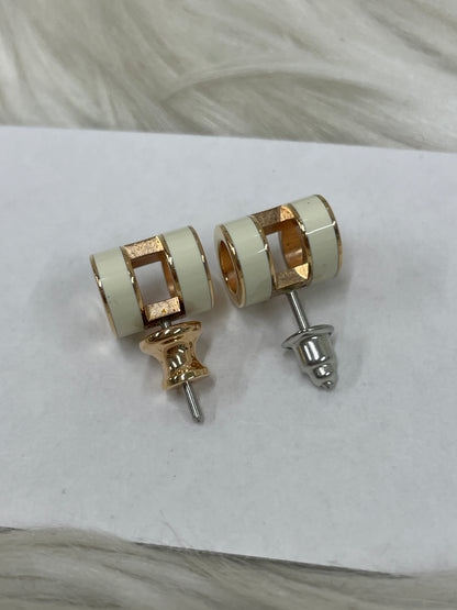Hermes Gold Earrings A-18321