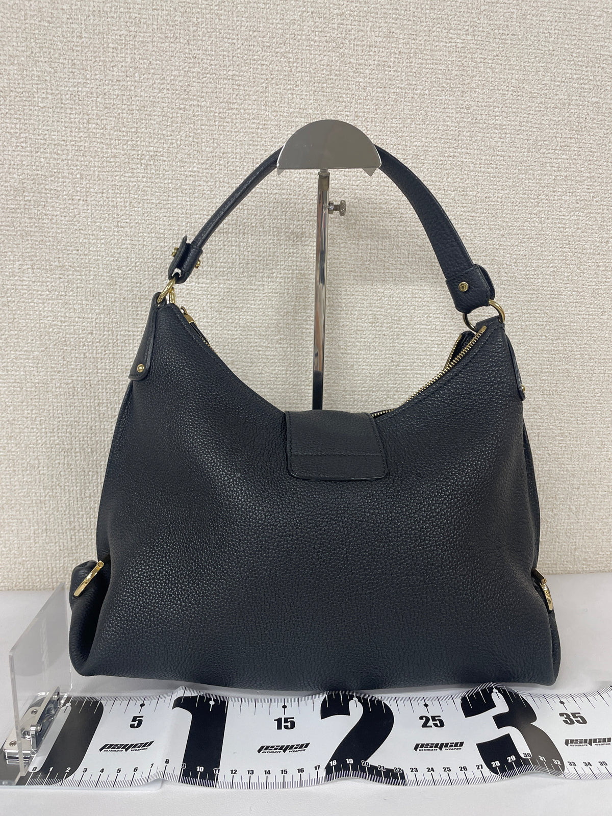Ferragamo Black Shoulder Bags A-18336