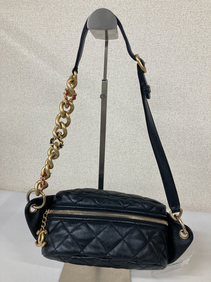 Chanel Black Shoulder Bags A-18369