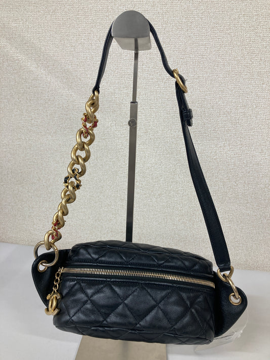 Chanel Black Shoulder Bags A-18369