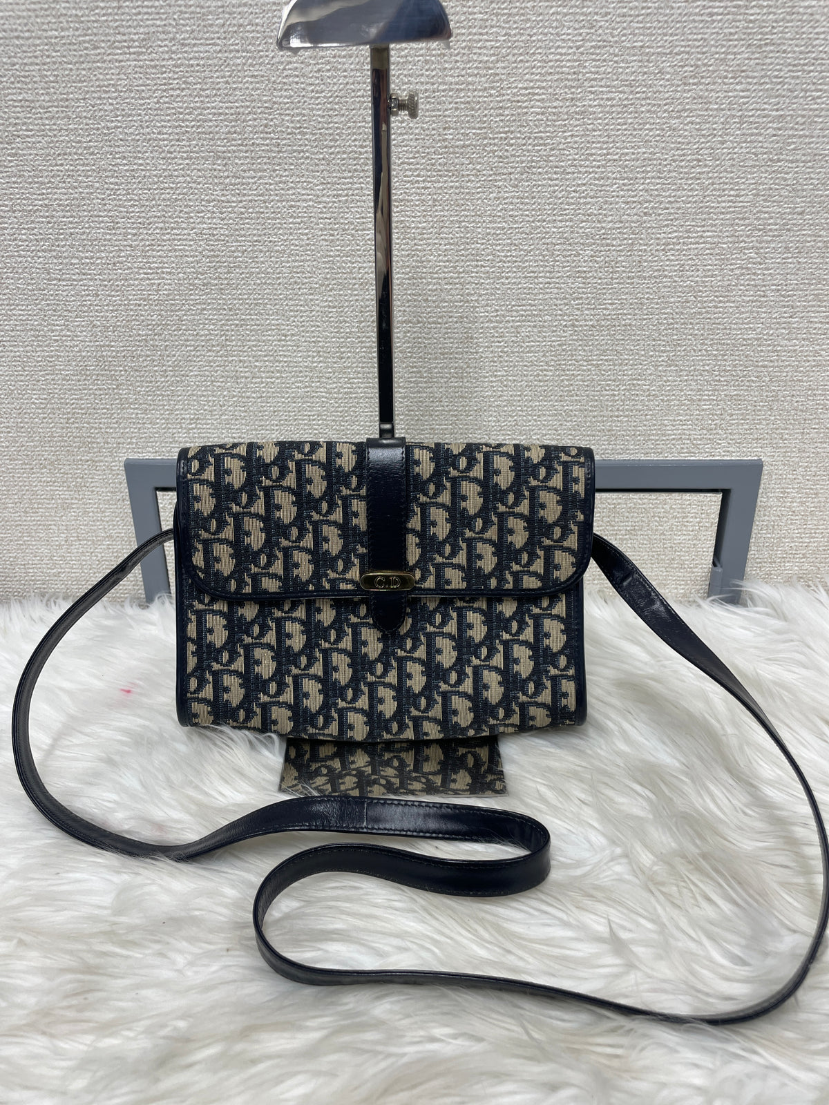 Dior Black Shoulder Bags A-18375