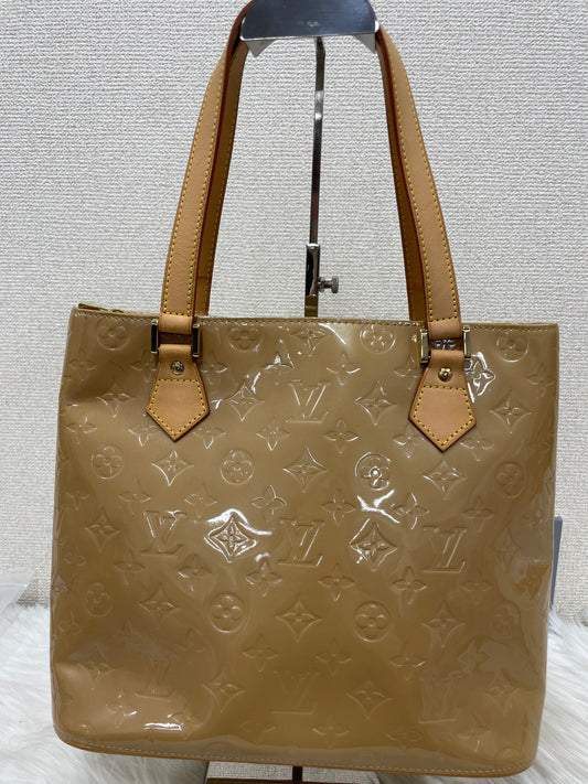 Louis Vuitton Beige Tote Bags A-18379