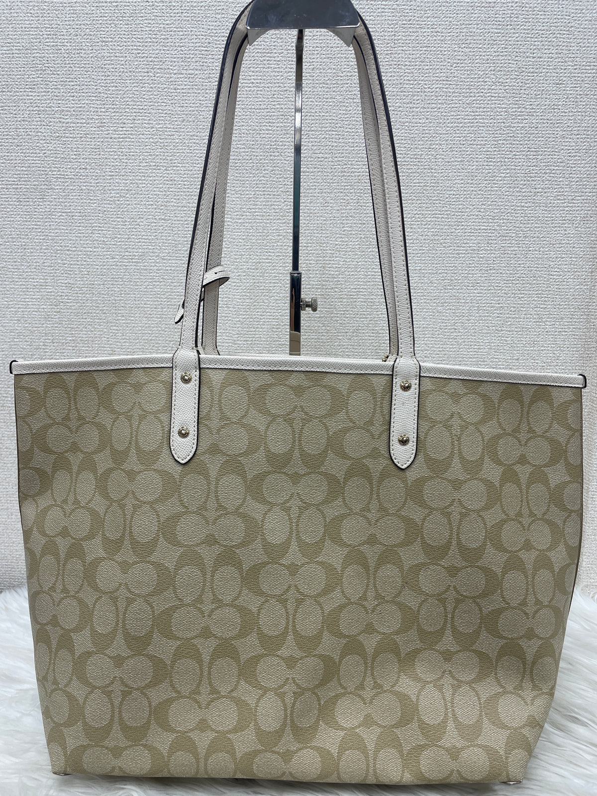 Coach Beige Tote Bags A-18384