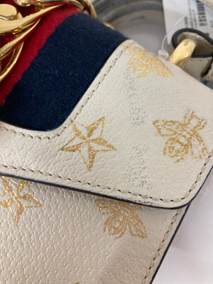 Gucci White Shoulder Bags A-18460