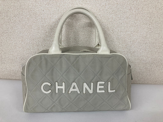 Chanel Gray Shoulder Bags A-18471