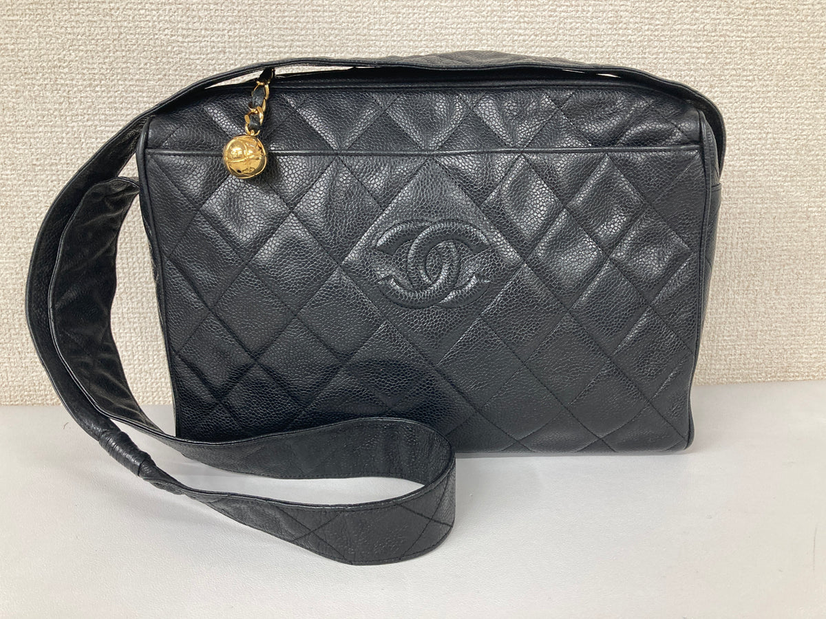 Chanel Black Shoulder Bags A-18479