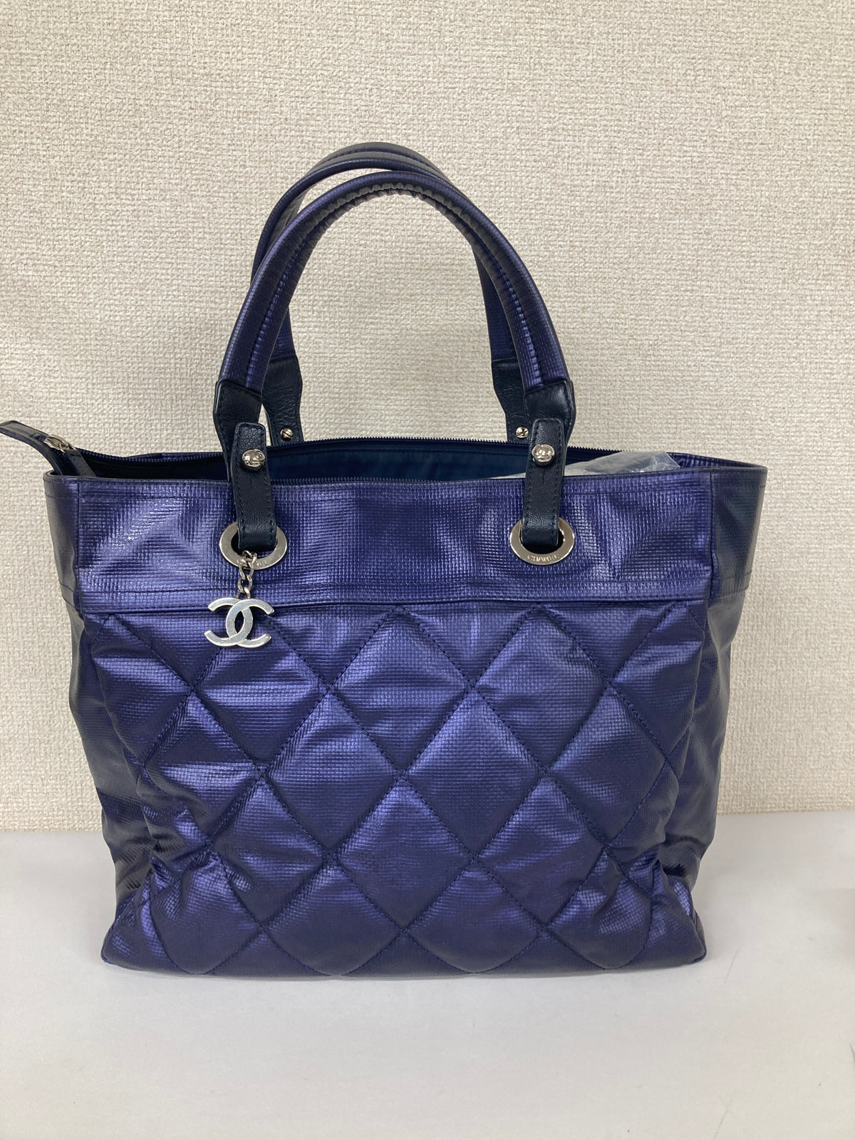 Chanel Purple Shoulder Bags A-18487