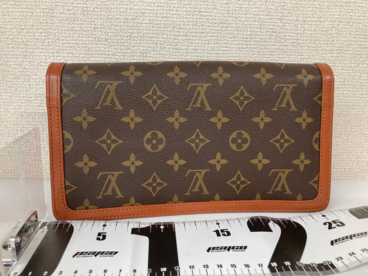 Louis Vuitton Brown Shoulder Bags A-18493