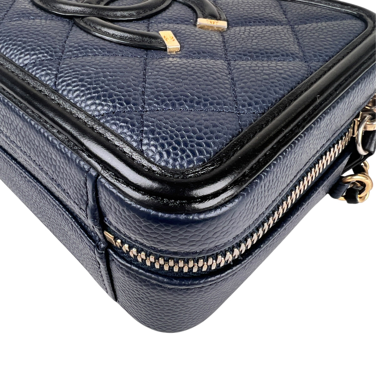 Chanel Navy Shoulder Bags A-18526