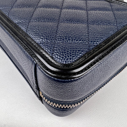 Chanel Navy Shoulder Bags A-18526