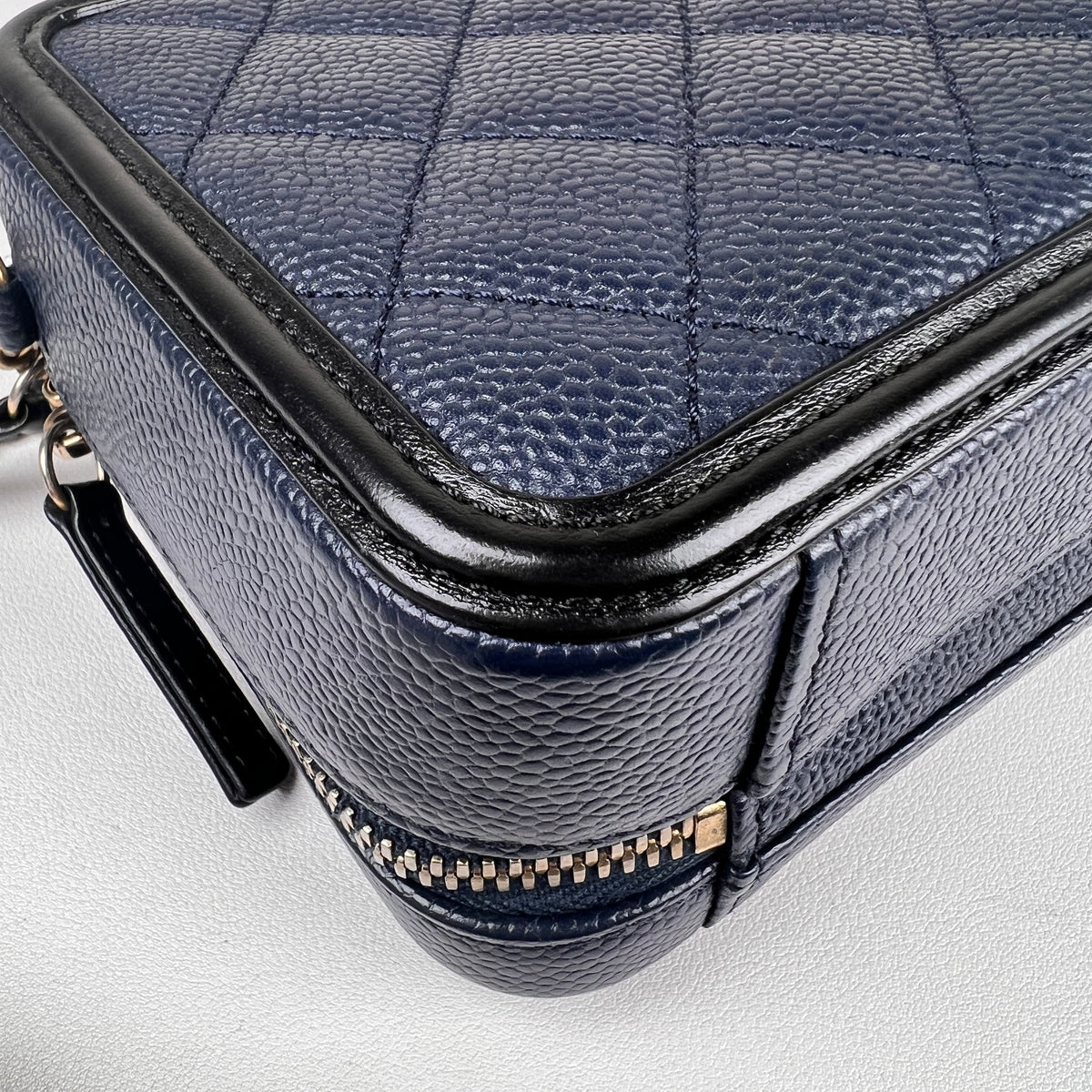 Chanel Navy Shoulder Bags A-18526