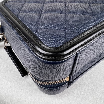 Chanel Navy Shoulder Bags A-18526