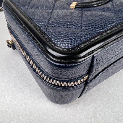 Chanel Navy Shoulder Bags A-18526