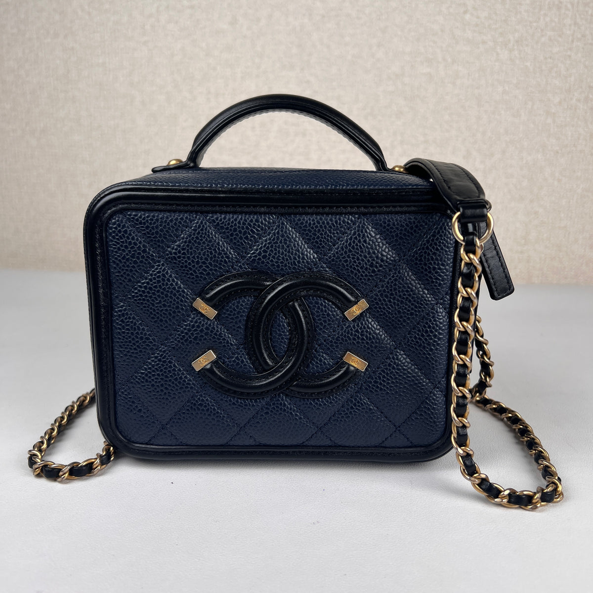 Chanel Navy Shoulder Bags A-18526
