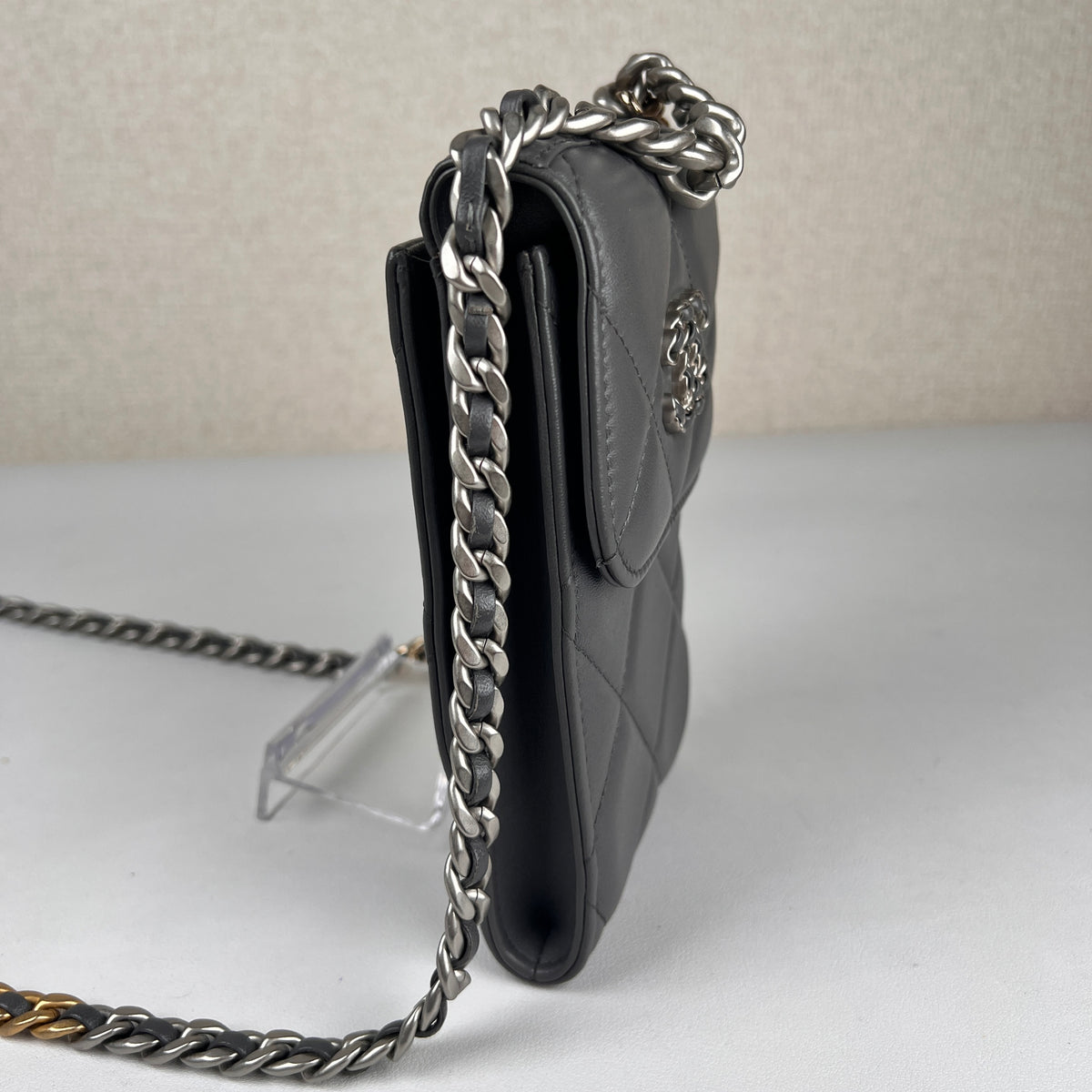 Chanel Gray Shoulder Bags A-18559