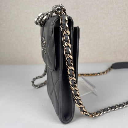 Chanel Gray Shoulder Bags A-18559