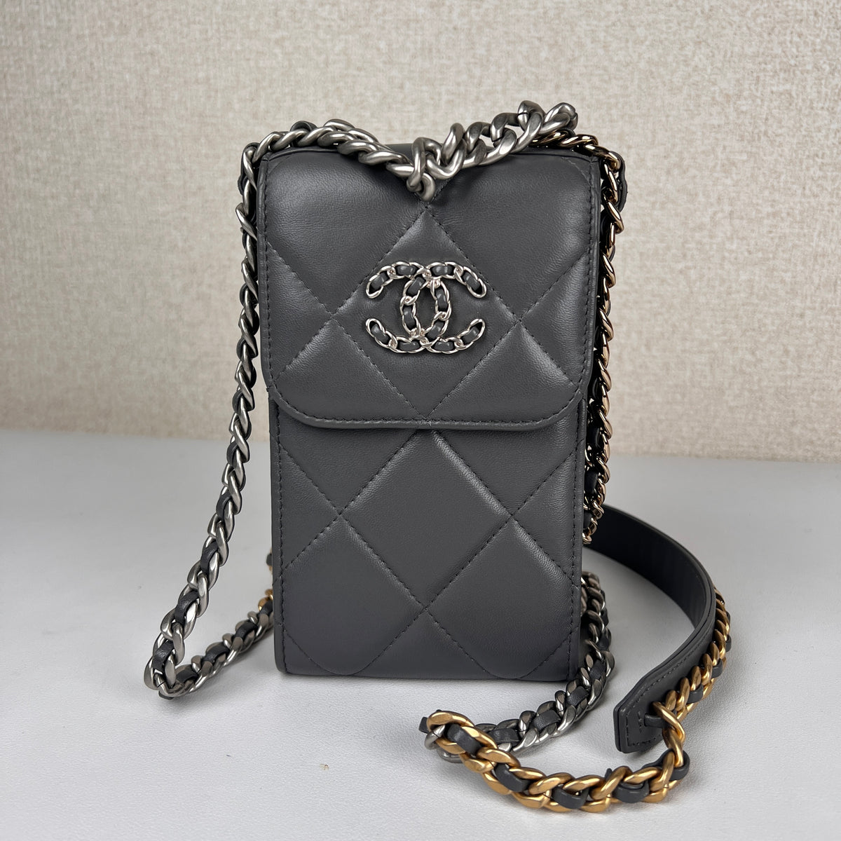 Chanel Gray Shoulder Bags A-18559