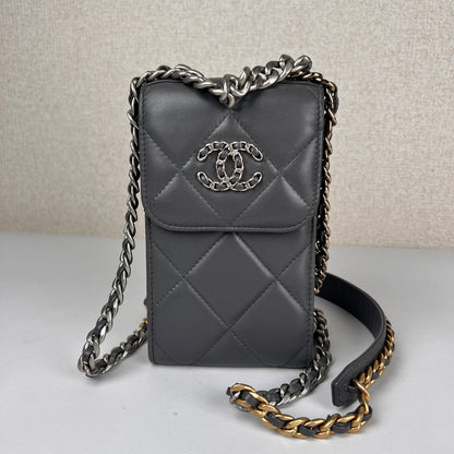 Chanel Gray Shoulder Bags A-18559
