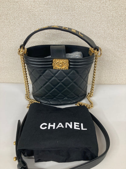 Chanel Black Shoulder Bags A-18560