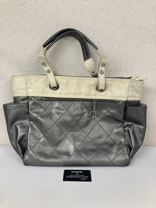 Chanel Silver Shoulder Bags A-18574
