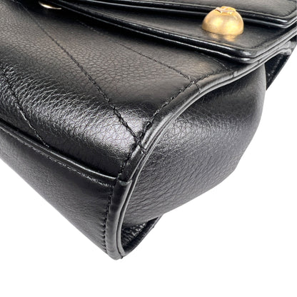 Chanel Black Shoulder Bags A-18575