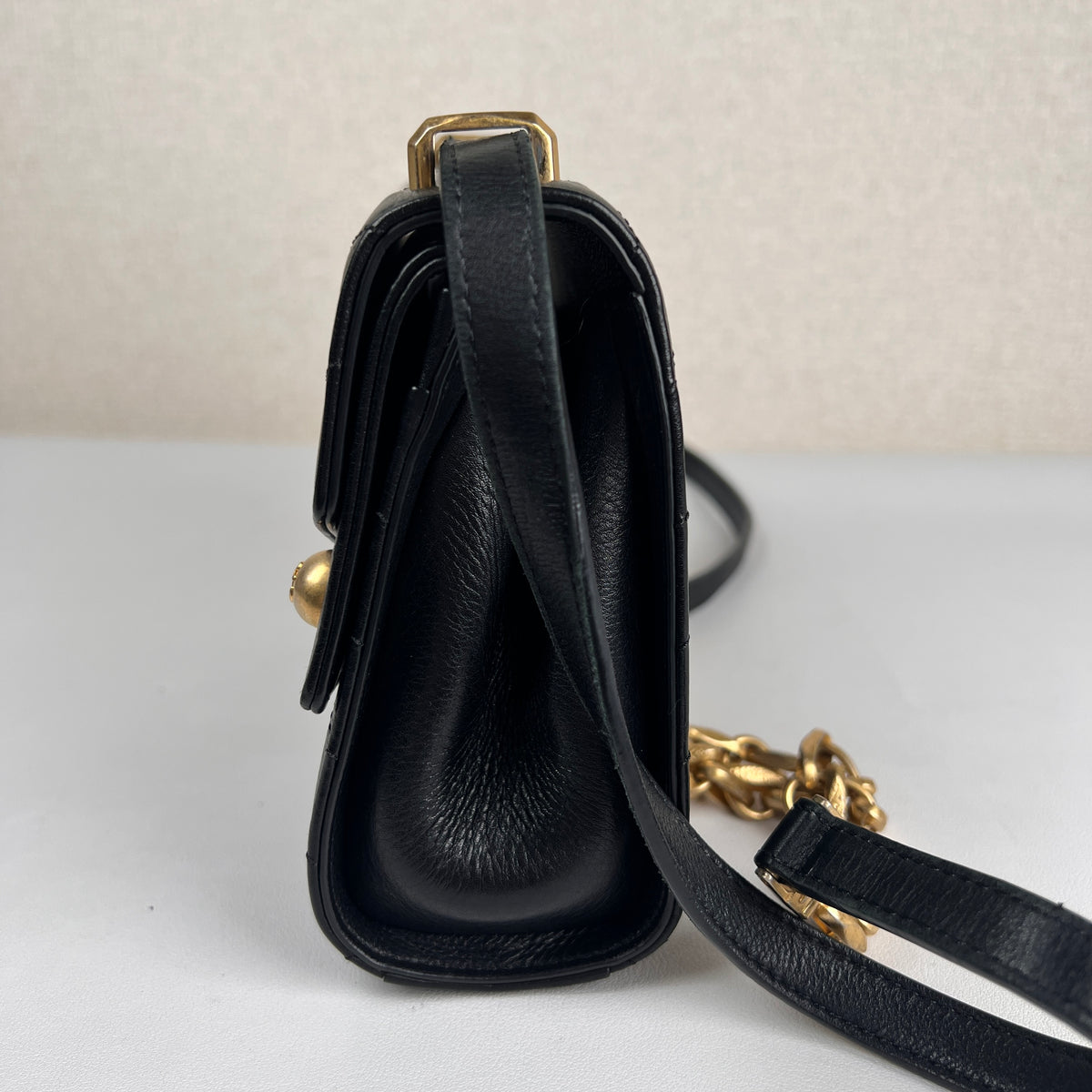 Chanel Black Shoulder Bags A-18575