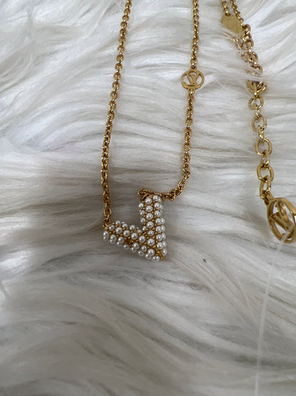 Louis Vuitton Gold Necklaces A-18594