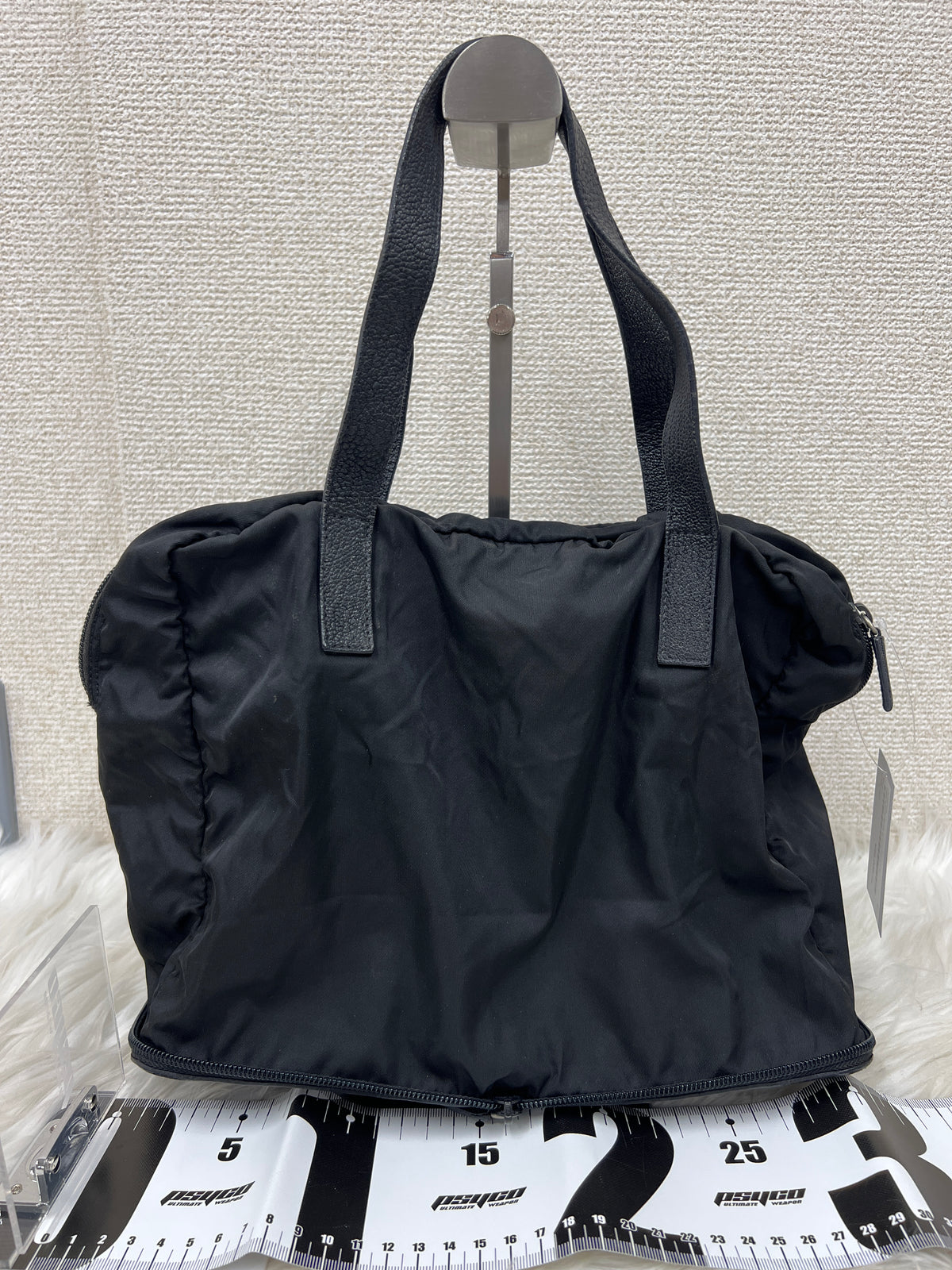 Prada Black Handle Bags A-18600