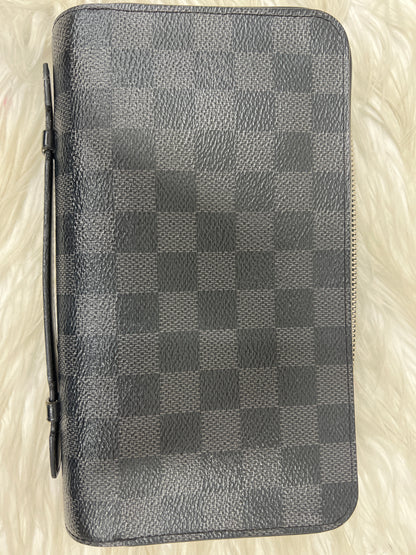 Louis Vuitton Gray Wallets A-18644