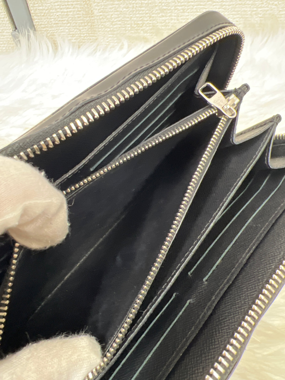 Louis Vuitton Gray Wallets A-18644
