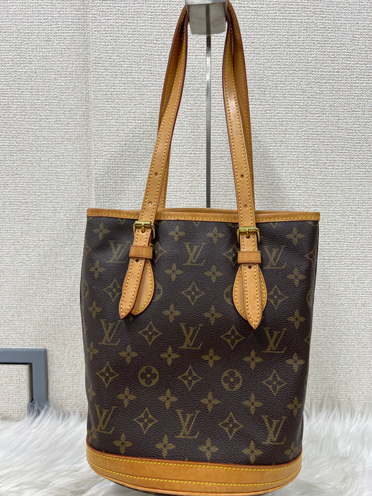 Louis Vuitton Brown Shoulder Bags A-18647