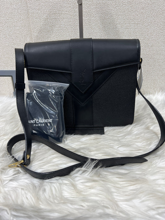 Saint Laurent Black Shoulder Bags A-18650
