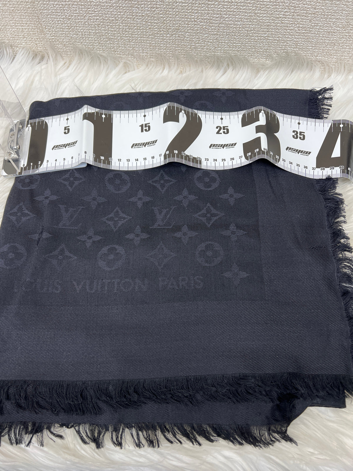 Louis Vuitton Black Scarves A-18653