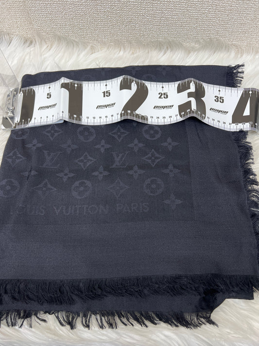Louis Vuitton Black Scarves A-18653