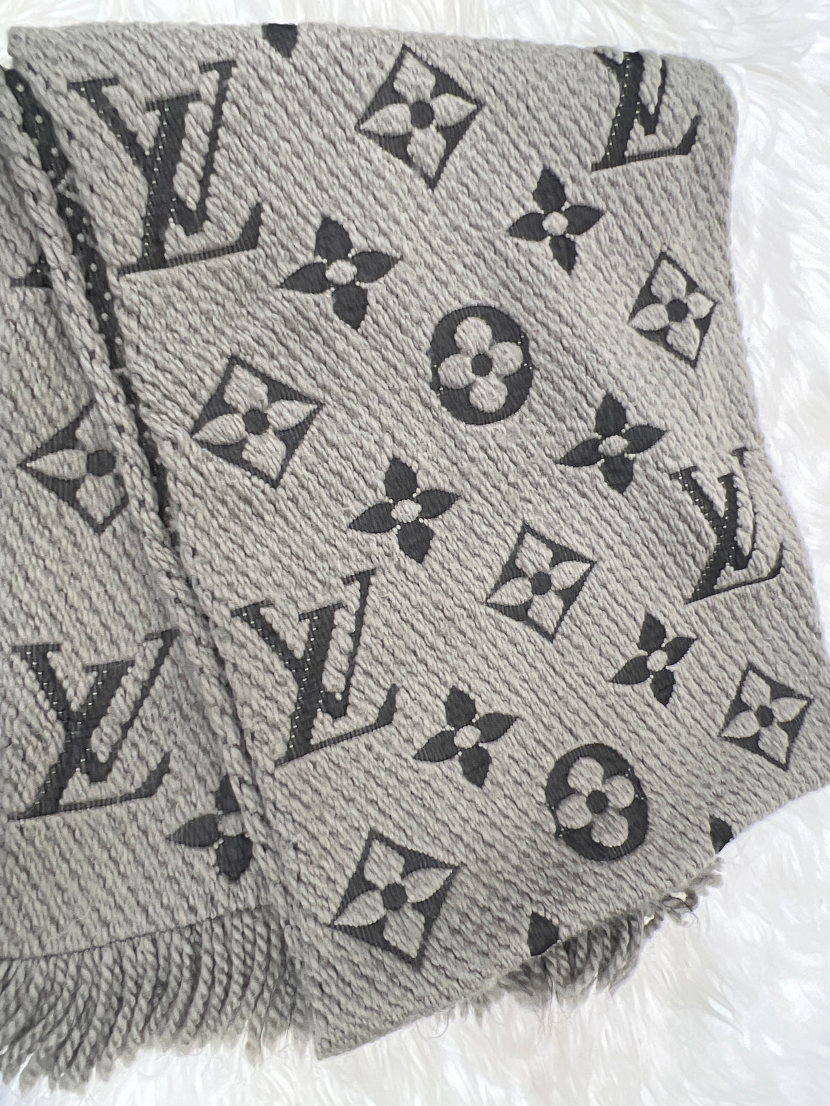 Louis Vuitton Green Scarves A-18655