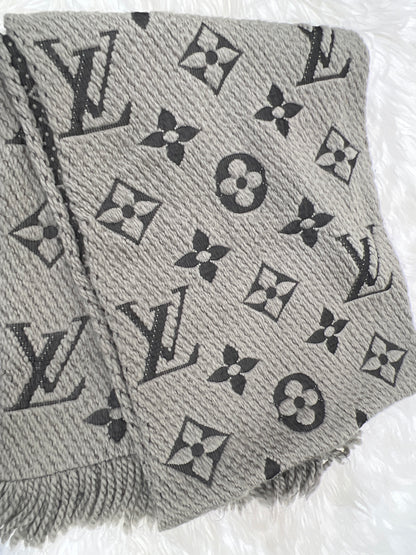 Louis Vuitton Green Scarves A-18655