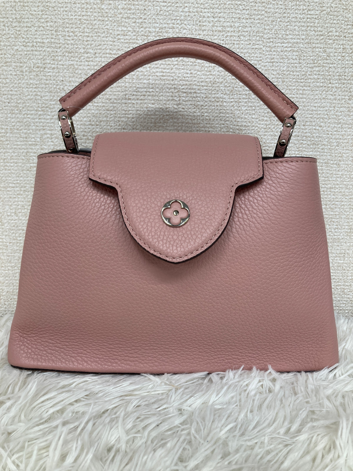 Louis Vuitton Pink Shoulder Bags A-18658