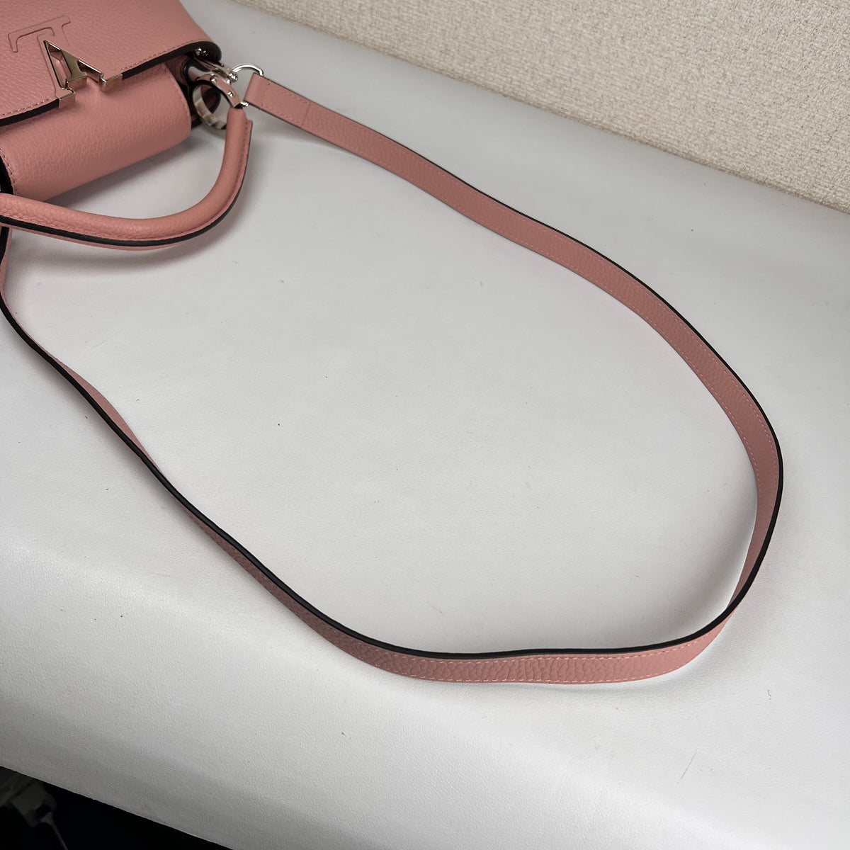 Louis Vuitton Pink Shoulder Bags A-18658