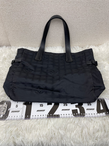Chanel Black Tote Bags A-18667
