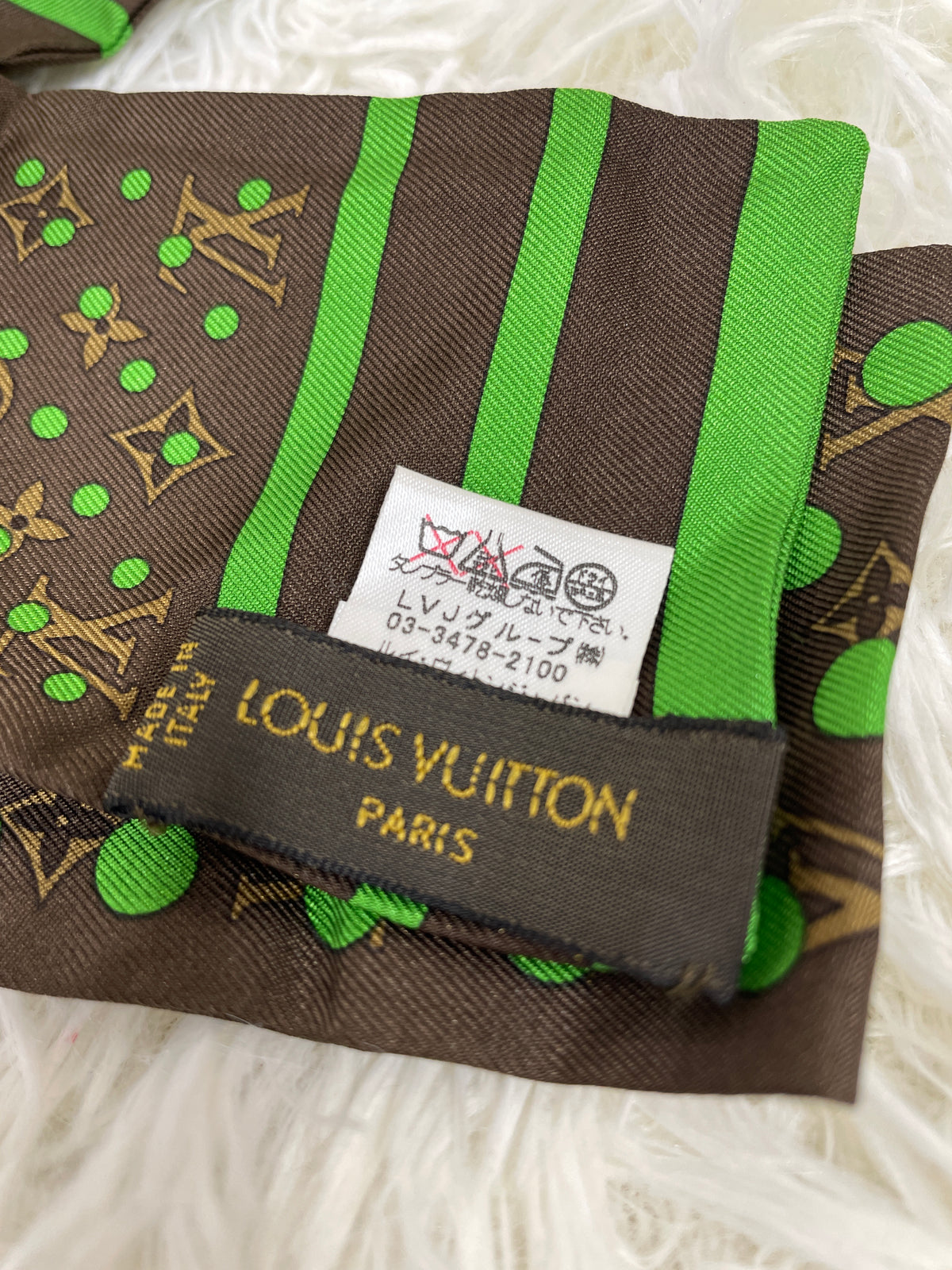 Louis Vuitton Brown Scarves A-18669