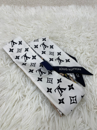 Louis Vuitton White Scarves A-18670