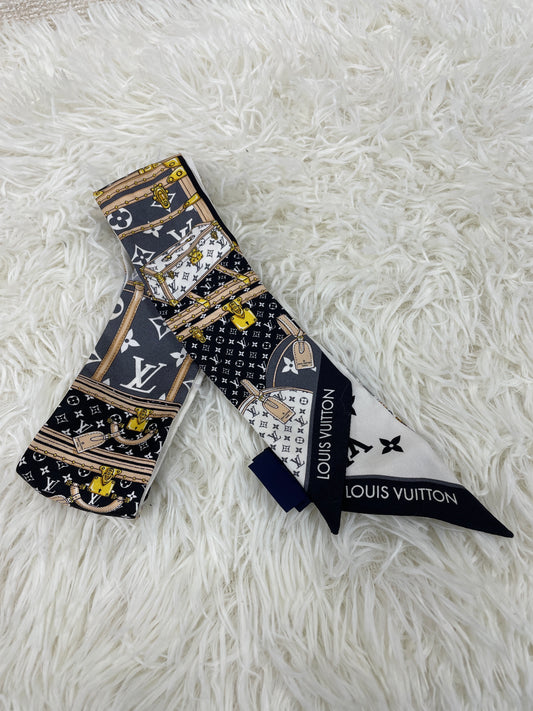 Louis Vuitton White Scarves A-18670