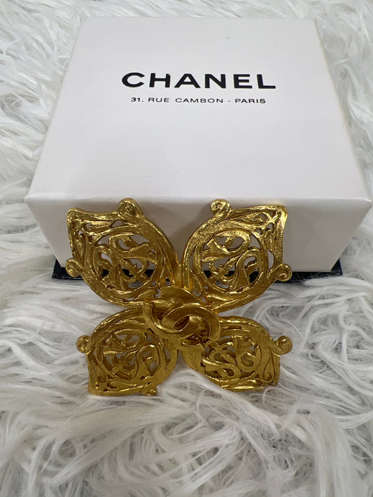 Chanel Gold Brooches A-18696