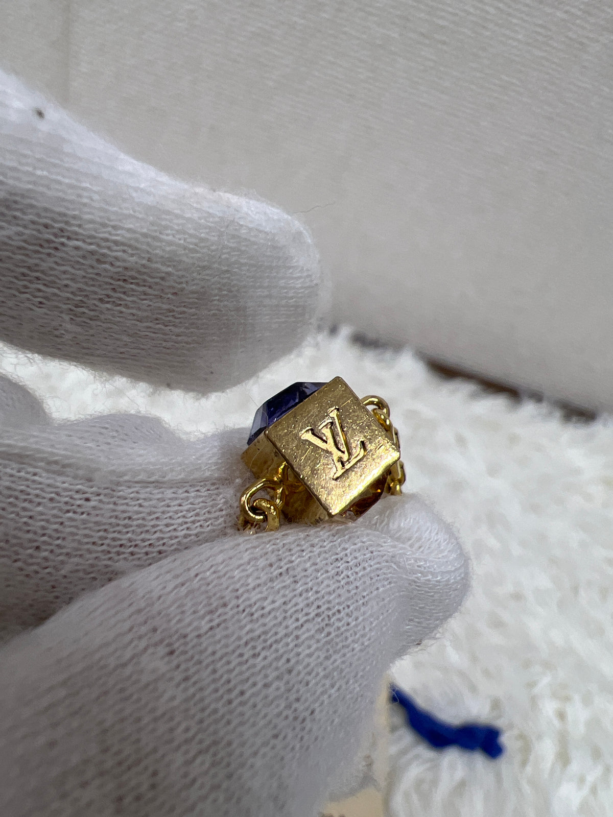 Louis Vuitton Gold Small goods A-18767