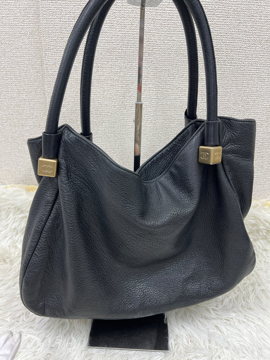 Chanel Black Tote Bags A-18770