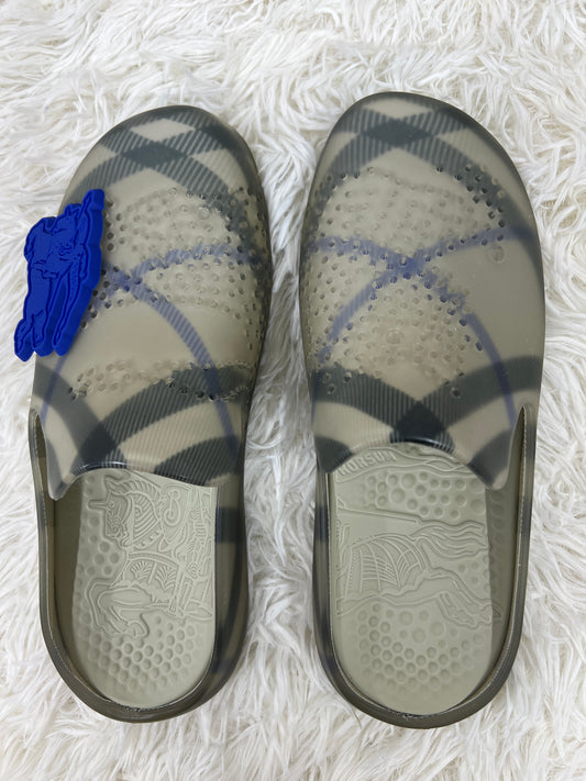 Burberry Green Shoes A-18819